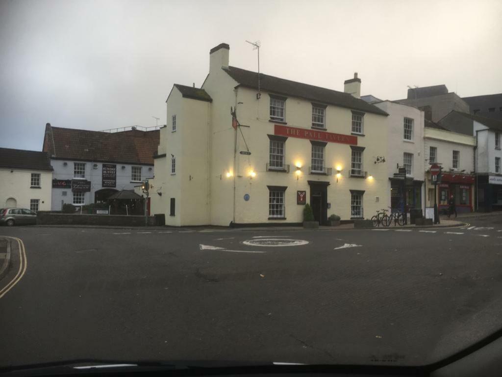 The Pall Tavern Hotel Yeovil Exterior foto